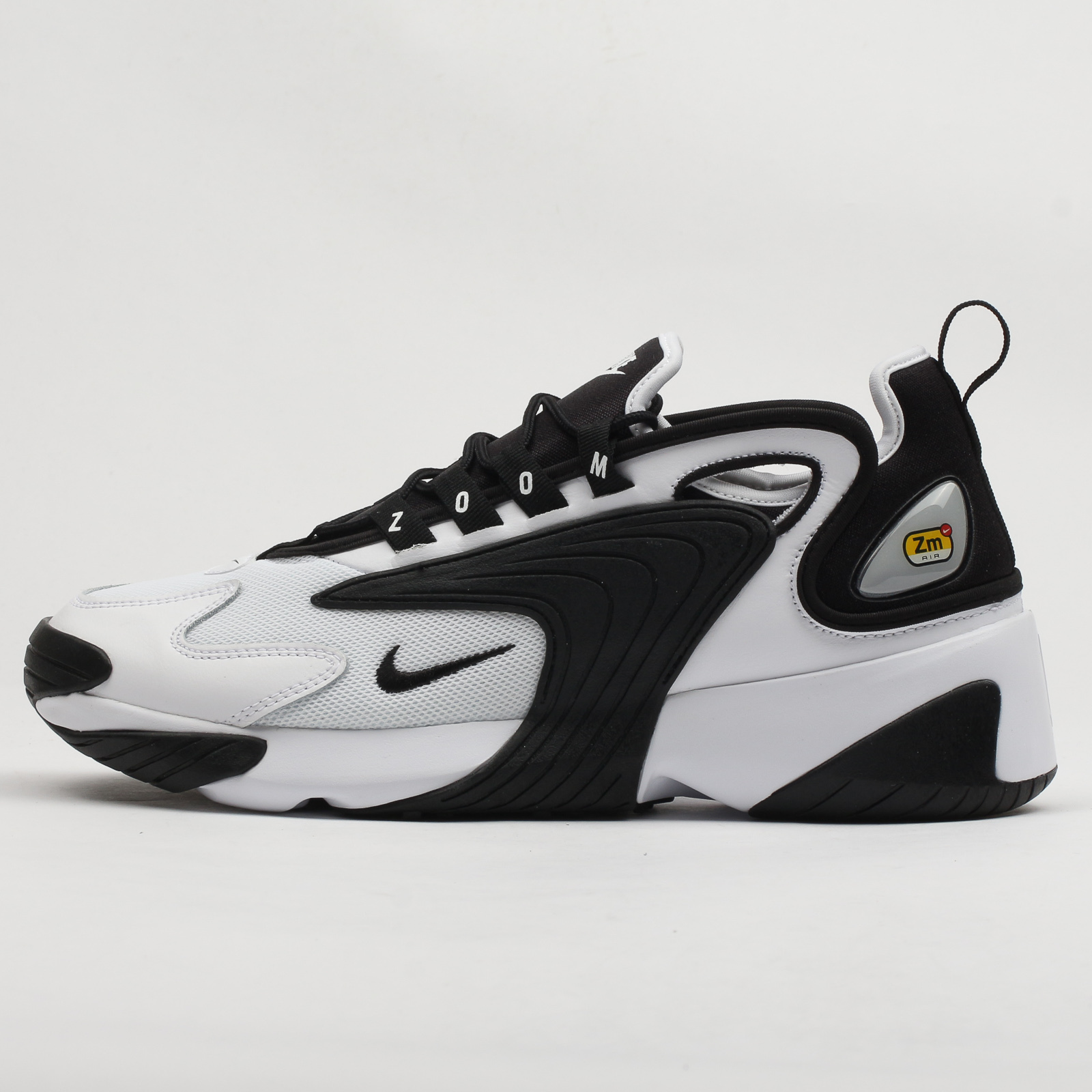 zoom 2k white and black