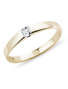 Elegantný zlatý prsteň s diamantom KLENOTA K0545083