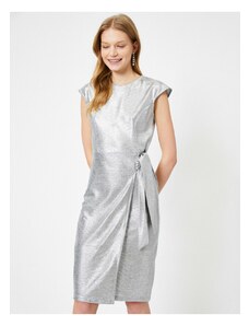 Koton Dámske večerné šaty s rozparkom a metalickým detailom baglama midi s krátkym rukávom