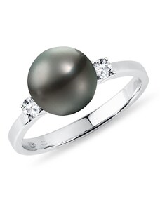 Elegantný prsteň s tahitskou perlou a diamantmi z bieleho zlata KLENOTA K0309032