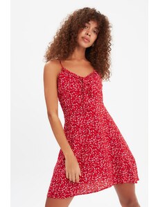 Trendyol Collection Červené áčkové mini kravaty s kvetinovou potlačou tkané šaty