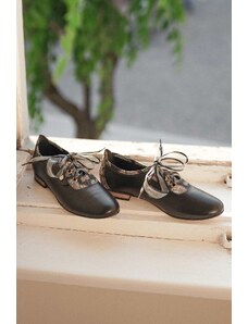 PLZR Kožené čierne topánky nízke