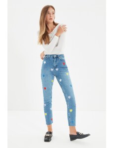 Trendyol Collection Mom Jeans s vysokým pásom s modrým srdcom