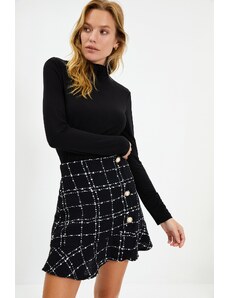 Trendyol Collection Mini tkaná sukňa s čiernym gombíkom z tvídovej tkaniny