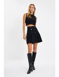 Trendyol Collection Čierna detailná plisovaná mini sukňa s vysokým pásom