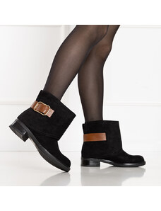 Ideal Shoes Čierne dámske eko semišové čižmy na plochom podpätku Perela-Topánky - Černá