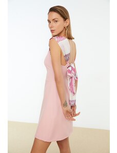 Trendyol Pink Strap detailné šaty