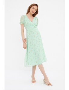 Trendyol zelený dekolt kvetinový vzor tkané šaty