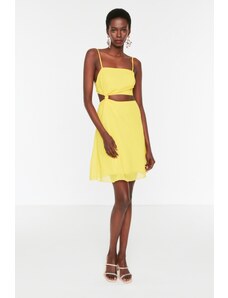 Trendyol Collection Žlté elegantné večerné šaty zo šifónu s detailným detailom