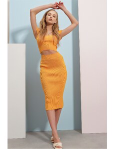 Trend Alaçatı Stili Women's Orange Kiss Collar Crop Top With Ruffle Shoulders And A High Waist Knitwear Skirt Double Suit