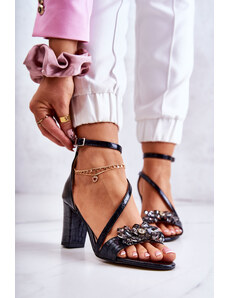 Basic Čierne kožené dámske sandále s ozdobou a kryštálom