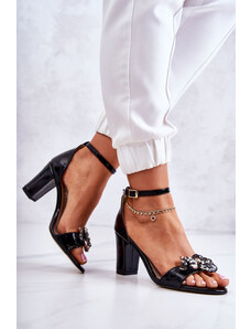 Basic Čierne kožené lakované sandále s trblietavou ozdobou