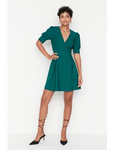 Trendyol Collection Smaragdovo zelené tkané šaty s dvojitým golierom