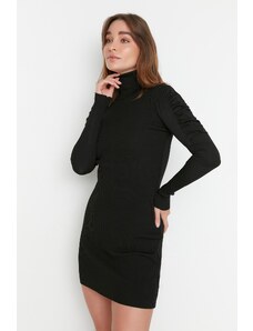 Trendyol Collection Čierne mini úpletové šaty s rolákom a rukávmi