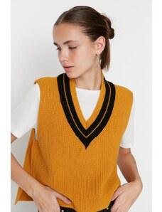 Trendyol Collection Pletený sveter s horčičným výstrihom do V