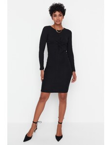 Trendyol Collection Detailné mini pletené šaty s čiernym rebrovaným uzlom