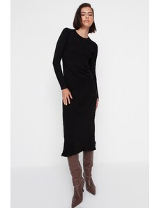 Trendyol Collection Čierne midi úpletové šaty s výstrihom