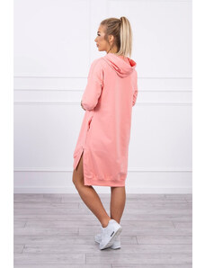 K-Fashion Šaty s kapucňou a dlhším chrbtom v marhuľovej farbe