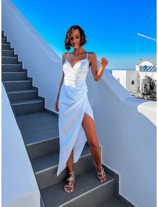 ErikaFashion Biele lesklé elegantné šaty MILFLY s riaseným rázporkom