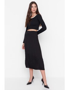 Trendyol Collection Detailná midi sukňa s čiernym saténovým výrezom