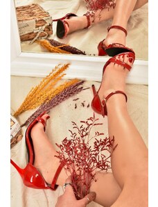 Fox Shoes Červené lakované dámske topánky na podpätku