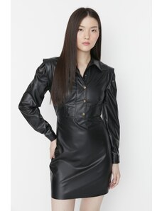 Trendyol Collection Čierny minikošelový golier tkané šaty z umelej kože