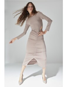 Trendyol Collection Limitovaná edícia norkového dizajnu Detailné vystrihnuté šaty