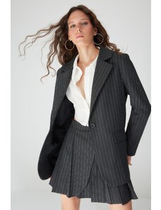 Trendyol Collection Čierna tkaná pásiková bunda s pravidelnou podšívkou