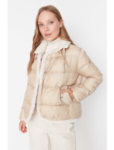 Trendyol Collection Béžová plyšová detailná bunda s golierom