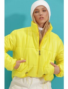 Trend Alaçatı Stili Dámsky svetložltý stojaci golier Dvojvreckový nafukovací puffer kabát s elastickým pásom