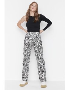 Trendyol Collection Čierno-biele džínsy s vysokým pásom a širokými nohavicami s potlačou Zebra