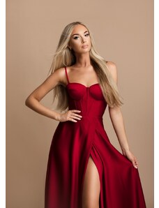 SofiaRich Jednoduché šaty v červenej farbe