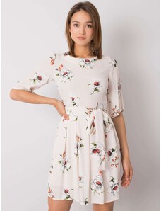 Fashionhunters Svetlobéžové šaty s kvetinovou potlačou