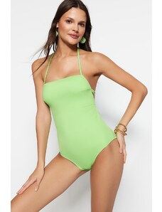 Trendyol zelený štvorcový golier, plavky s bežnými nohami s nízkym strihom