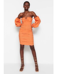 Trendyol oranžovo vypasované poplínske elegantné večerné šaty
