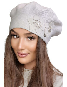 Kamea Béžová elegantná dámska zimná baretka s kvetmi Kora, Farba béžová
