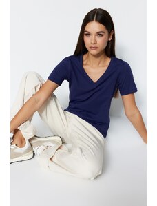 Trendyol Collection Námornícka modrá 100% bavlna Základné pletené tričko s výstrihom do V