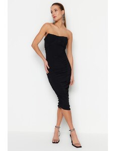 Trendyol Collection Čierne priliehavé podšité tylové elegantné večerné šaty