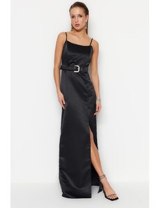 Trendyol Collection Dlhé večerné saténové šaty s čiernym opaskom