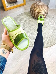 Dámske kožené papuče model 99 - zelené s imitáciou čipky