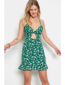Trendyol zelené áčkové mini tkané kvetinové šaty s okienkom/vystrihnutým detailom