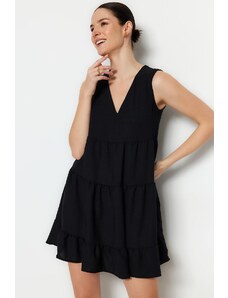 Trendyol Black Wide Cut Mini tkané volánové šaty so širokým strihom