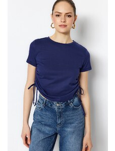 Trendyol Collection Námornícka modrá 100 % bavlna s výstrihom Základné pletené tričko