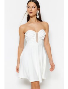 Trendyol Collection Ecru pás s otvoreným / skater lemovaný tkaný s potlačou svadobné / svadobné elegantné večerné šaty