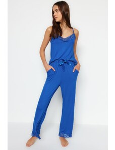 Trendyol Collection Pletená pyžamová súprava s modrým čipkovaným popruhom