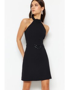 Trendyol Collection Čierne mini tkané retiazkové šaty