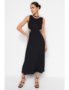 Trendyol Collection Čierne, detailné, áčkové, pletené šaty