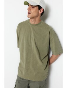 Trendyol Pánske basic oversize/wide cut crew krátke rukávy 1 bavlnené tričko s obnoseným/vyblednutým efektom.