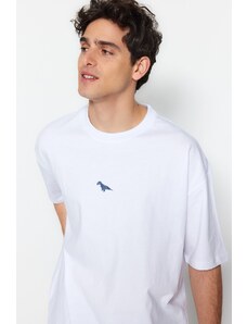 Trendyol White pánske oversize/wide cut crew krk krátky rukáv dinosaurie výšivky 100% bavlnené tričko.