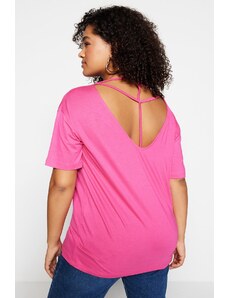 Trendyol Curve Detailné pletené tričko s ružovým golierom